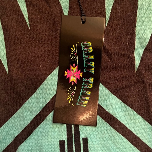 Colorful Geometric Patterned Shawl - Picture 4 of 6